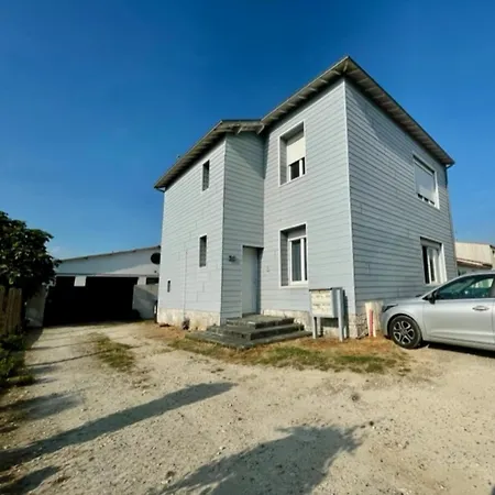 Charming Studio Of 25m Located In Aytre! * 아이트르