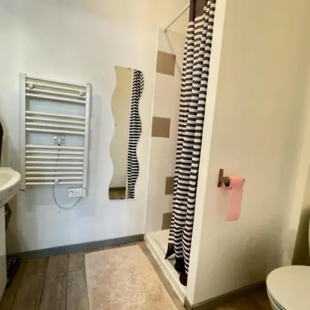 Charming Studio Of 25m Located In Aytre! 아이트르
